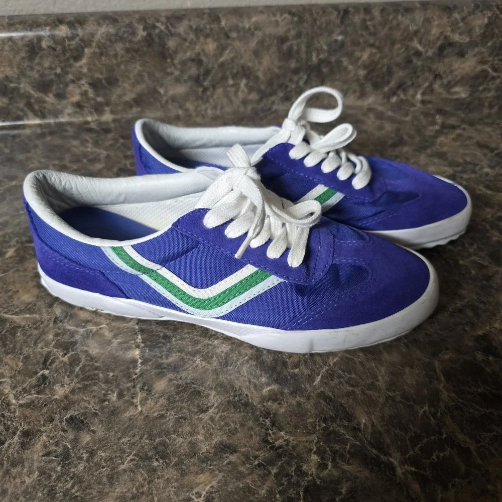 Tory Sport Chevron Stripe Suede and Nylon Sneaker Size 6 Blue/Green
